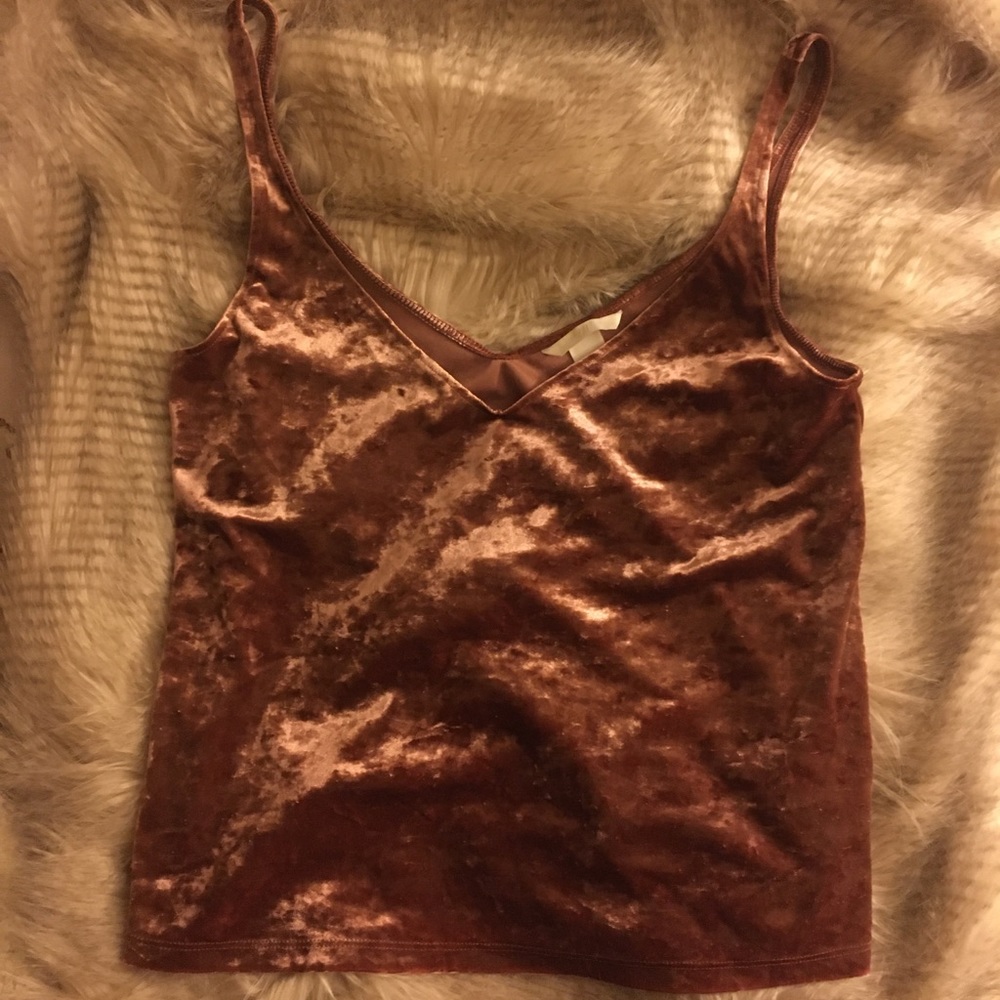 Festive crushed velvet tank from H&M 💕